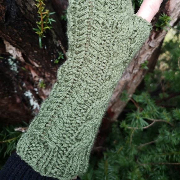 Forest Green HandKnit Fingerless Texting Gloves Mittens Armwarmers - Picture 5 of 6